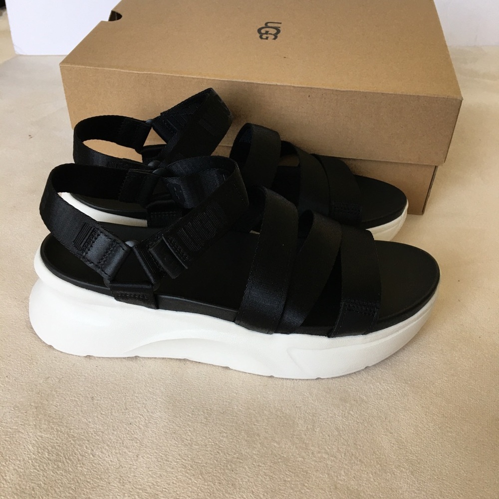 UGG SHORES SANDAL
